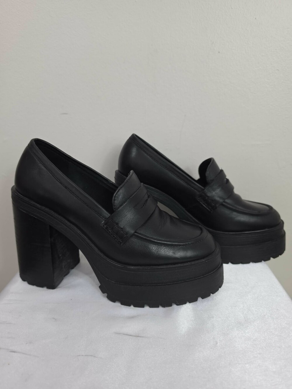 Aldo Black Platform Chunky Heel Loafers Y2K - Picture 1 of 11